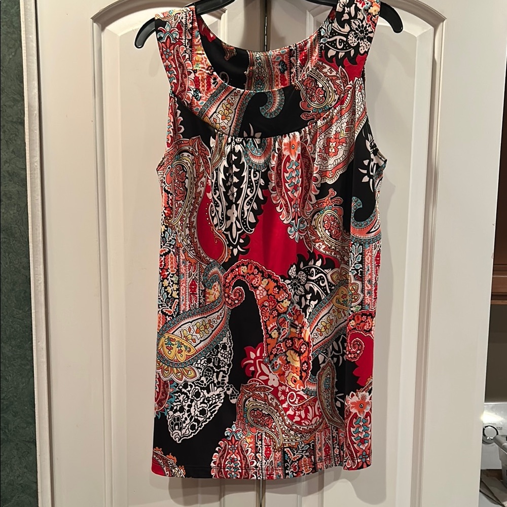 New Directions Red and Black Graphic Tie Front Tank Top